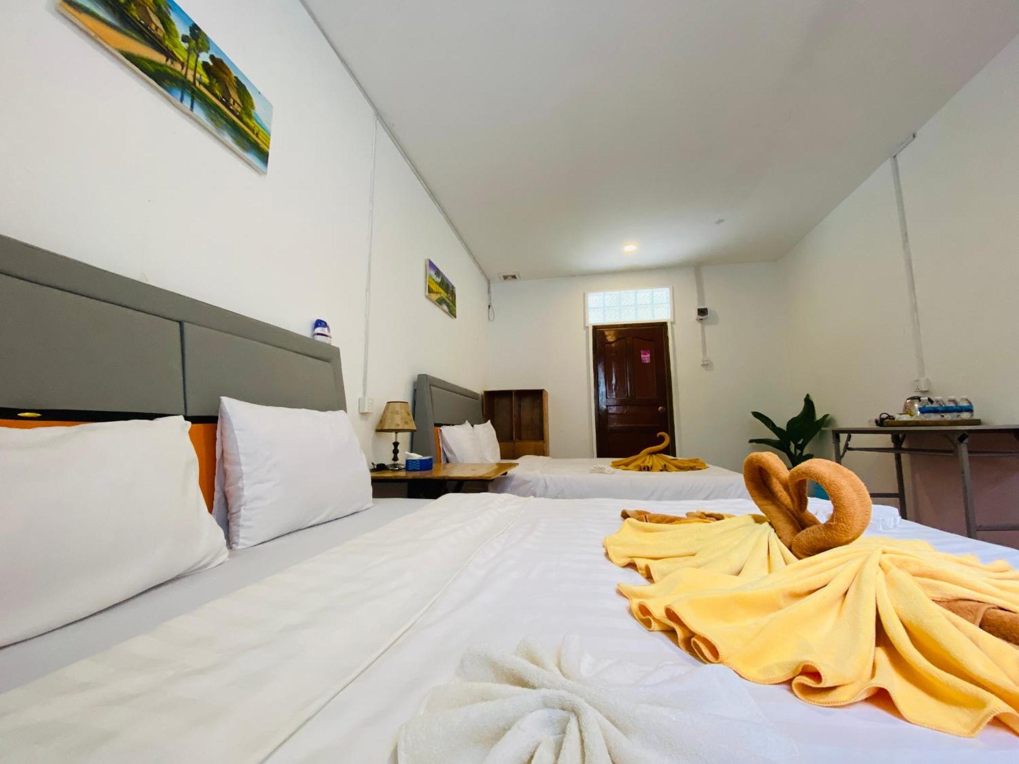 Koh Rong Beach Hostel And Bungalows Kaoh Touch Zewnętrze zdjęcie